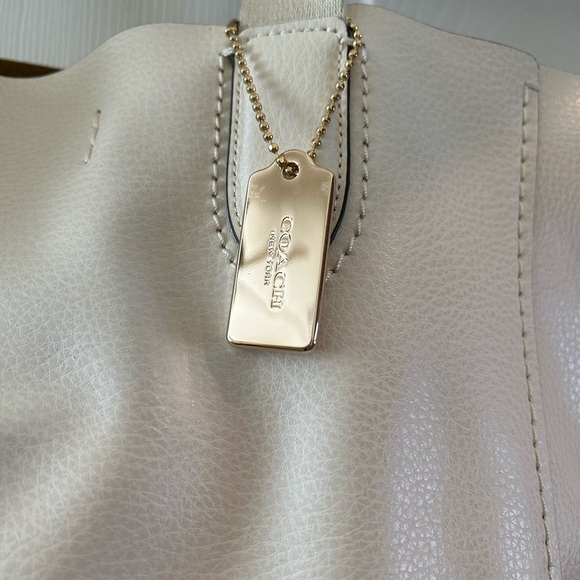 Coach cream leather tote carrying bag, base 13” & height 10” - Picture 5 of 9